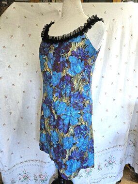 Size L Retro Shift Dress Ruffled Trim Vintage Fabric NWT